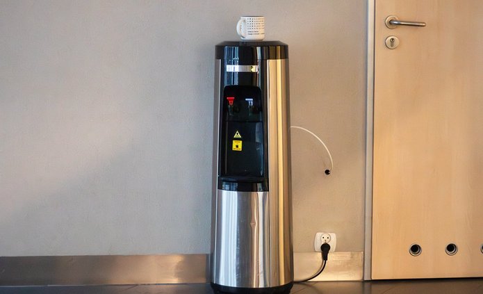 Dystrybutor z wodą
